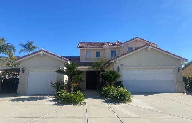 Spacious 4 Bedroom 3 Bath Home in East Highland!!
