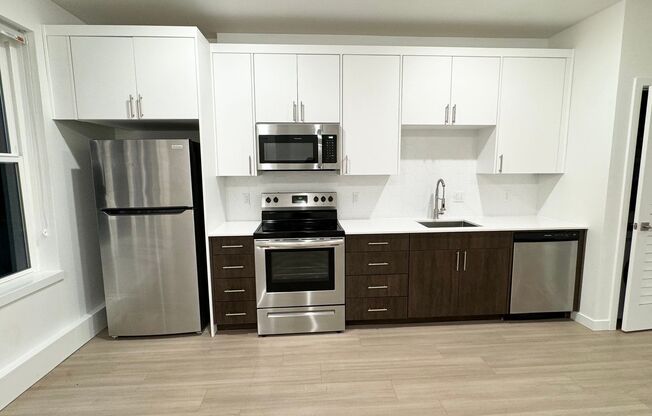 Studio, 1 bath, 553 sqft, $1,295, Unit 109