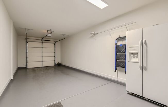 3 beds, 2 baths, $2,375, Unit Unit #103