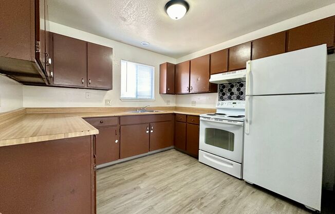 2 beds, 1 bath, $1,250