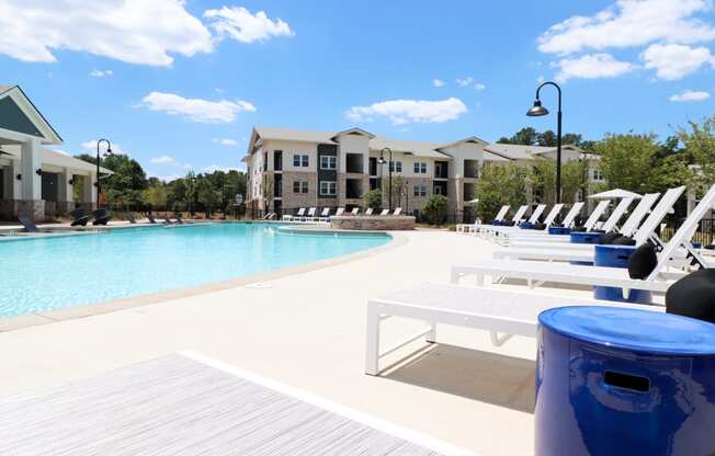 The Crest at South Point Apartments Pool Deck located in McDonough, GA