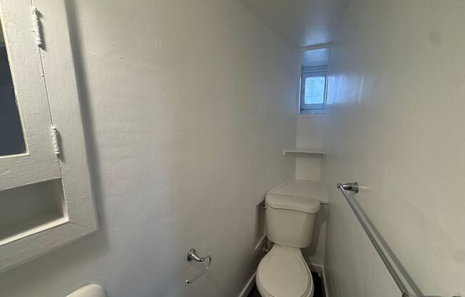 1 bed, 1 bath, 600 sqft, $850, Unit 5