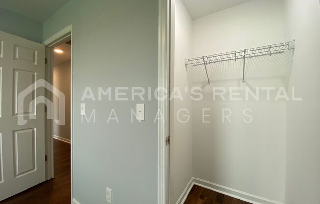 3 beds, 2 baths, $1,400