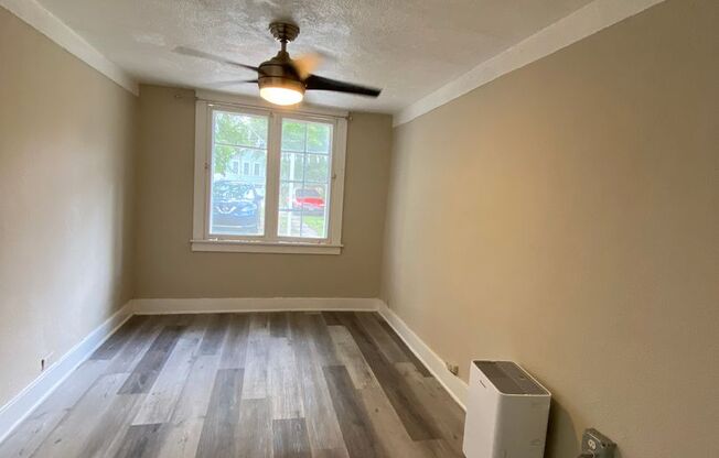 1 bed, 1 bath, $1,050, Unit Bottom - Right