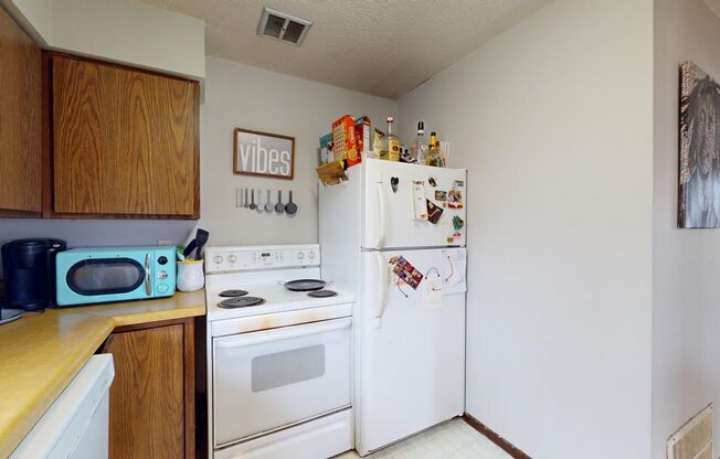 3 beds, 1 bath, $1,025