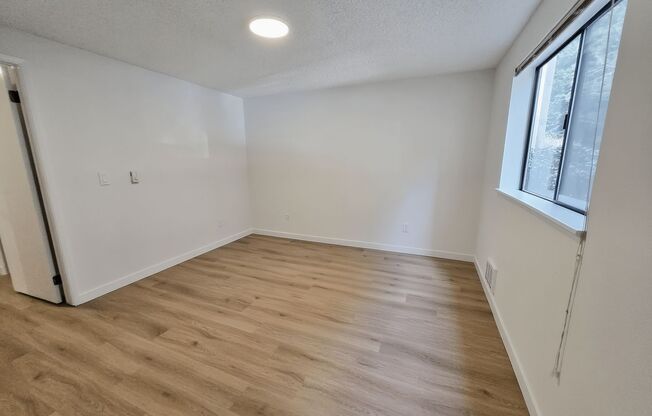 2 beds, 1 bath, 950 sqft, $2,195, Unit 108