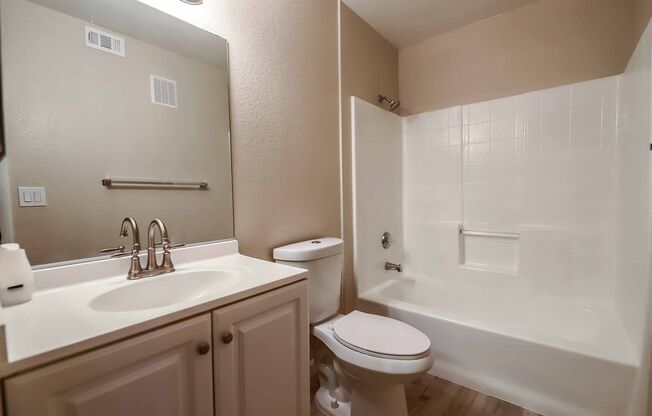 2 beds, 2 baths, $1,450, Unit # 101