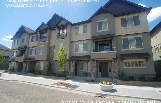 3228 E THOROUGHBRED LN