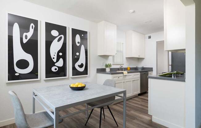 Dining at Santa Rosa Oaks, Santa Rosa, California