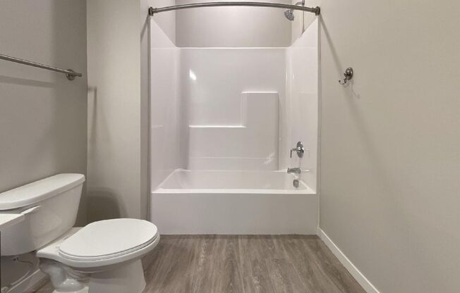 3 beds, 2 baths, 1,250 sqft, $2,599, Unit 4 - 327