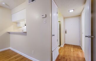 1 bed, 1 bath, 670 sqft, $950