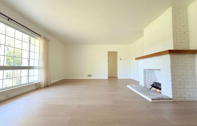 Stunning 4-Bedroom Home in Quiet North Hills