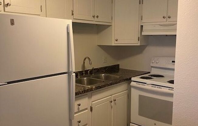 2 beds, 1 bath, 785 sqft, $1,195, Unit D103