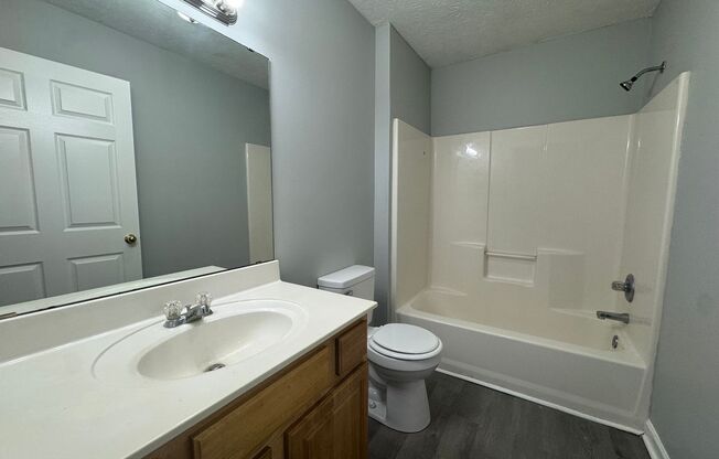 2 beds, 1 bath, 730 sqft, $775, Unit D32