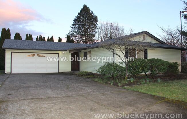 3 Bed, 2 Bath Home with Large Yard Near Mill Plain Town Center