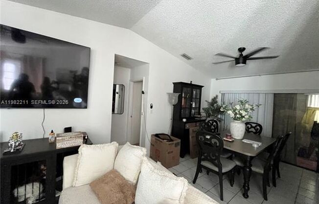 13485 SW 28th St MIAMI, FL 33175