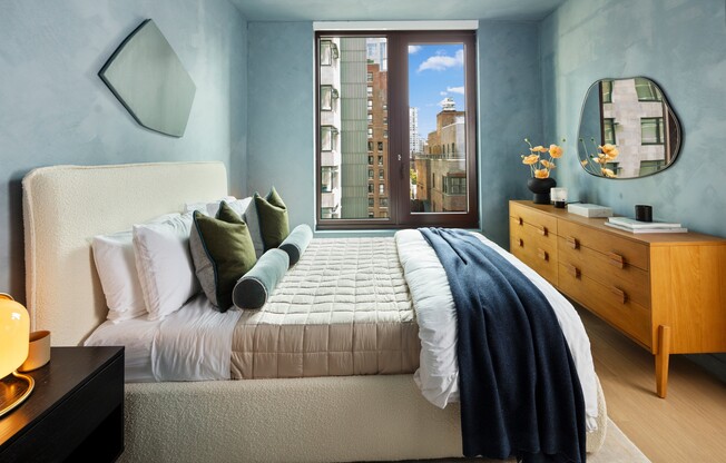 1 bed, 1 bath, 752 sqft, $7,458
