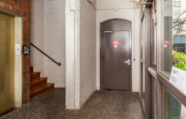 Luxurious 1-Bedroom Loft in Rebman Building Condos! Available NOW!