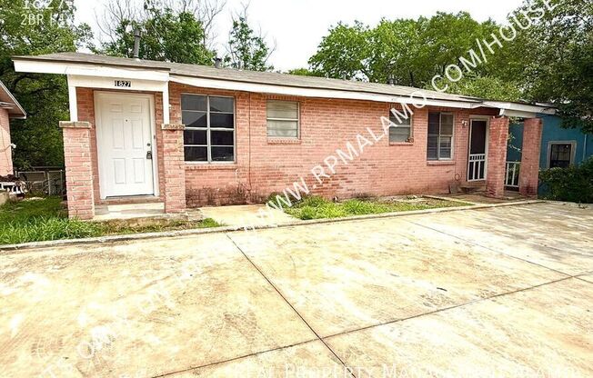 1827 HIGHLAND BLVD