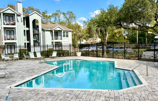 1 bed, 1 bath, 650 sqft, $1,270, Unit 2550 N. Alafaya Trail 6207