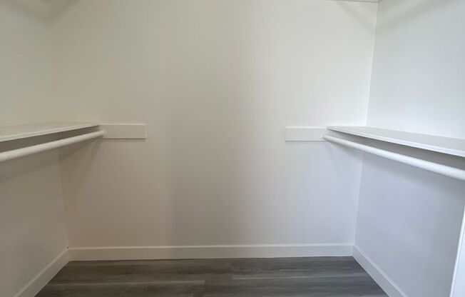 2 beds, 1 bath, 1,100 sqft, $2,575, Unit 241-41