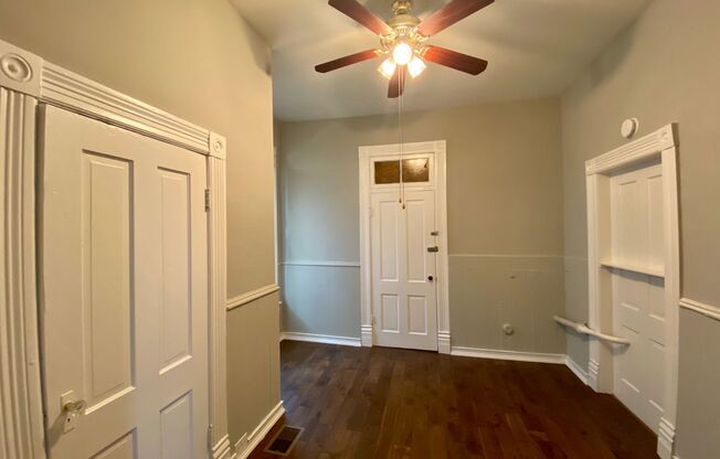 2/1 Available now in the Downtown area!