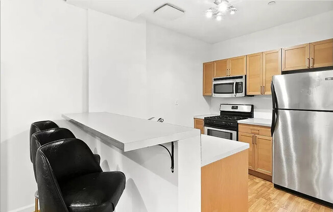 893 MYRTLE AVE