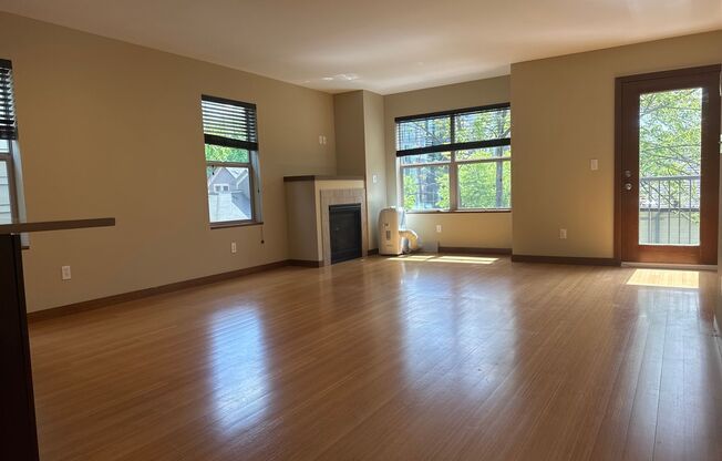 Convenient 3 beds, 2.5 bath in Ballard