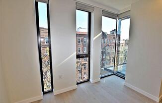 1 bed, 1 bath, 565 sqft, $3,154, Unit 6D