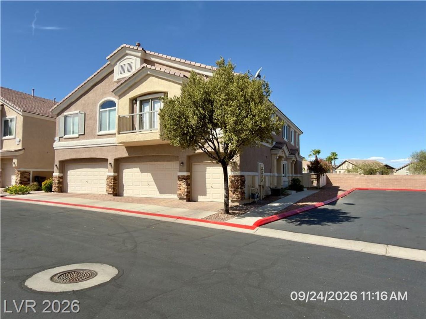 2 beds, 2 baths, $1,550, Unit # 101
