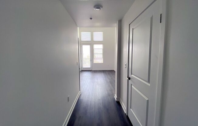 1 bed, 1 bath, 689 sqft, $2,799, Unit 506