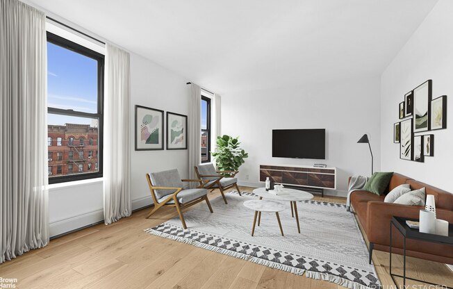 352 W 117 ST