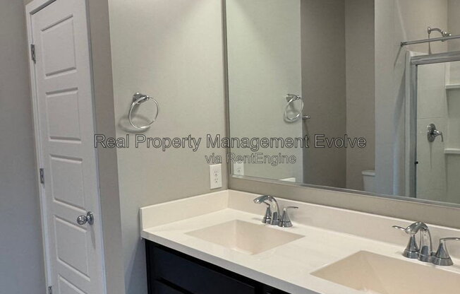 5 beds, 3 baths, 2,033 sqft, $2,990