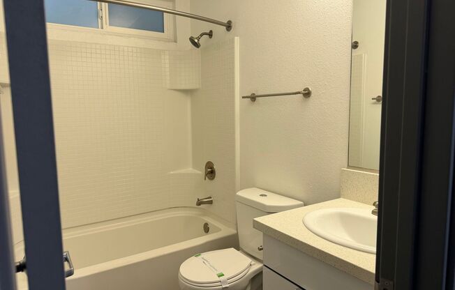 2 beds, 2 baths, 1,000 sqft, $3,105, Unit B058