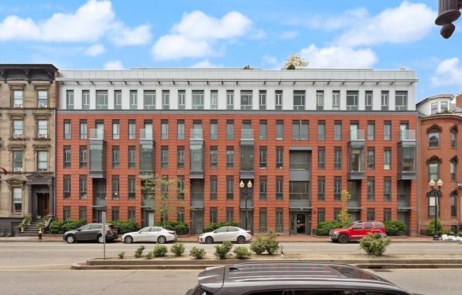 2 beds, 1 bath, 742 sqft, $3,750, Unit 507