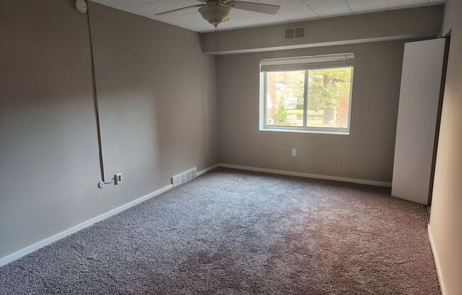 2 beds, 2 baths, 1,220 sqft, $1,505, Unit WG1-614