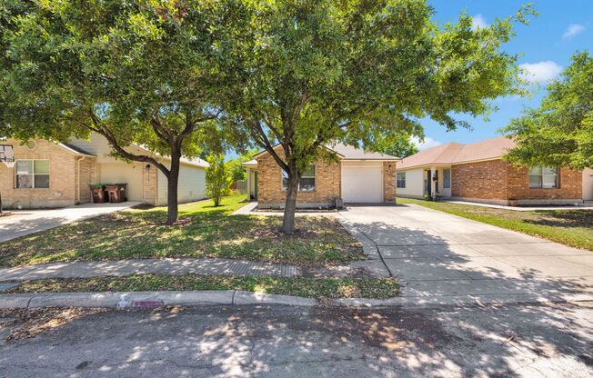 Beautiful rental home located in NW San Antonio. Available for ASAP move in!