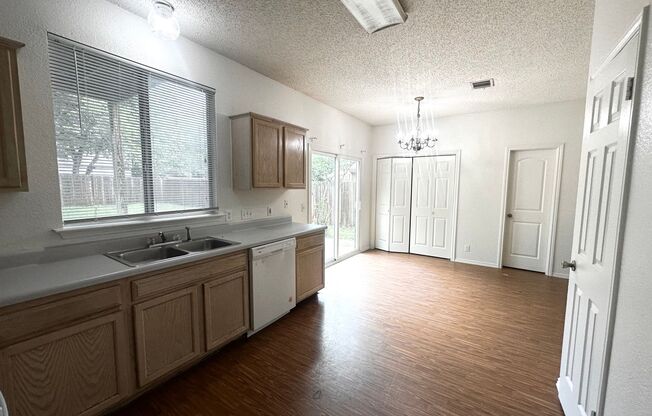 4 BED/ 2.5 BATH on 512 Dusty Leather