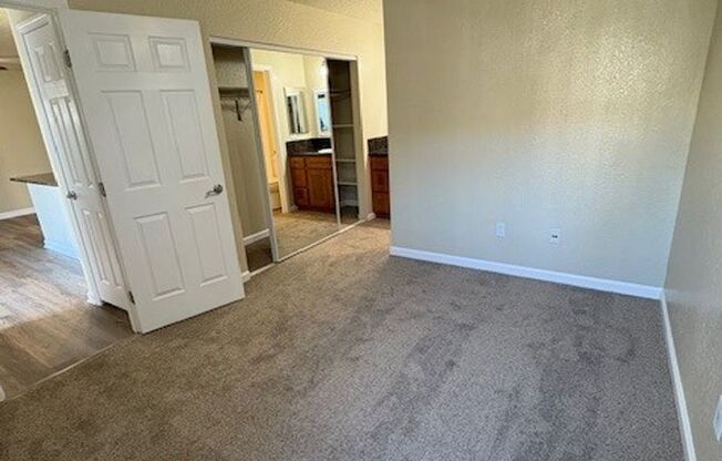 2 beds, 2 baths, 900 sqft, $2,015, Unit 156