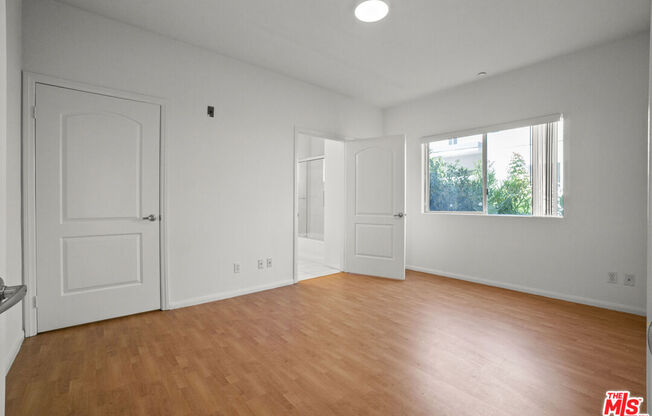 1922 Selby Ave Apt 201