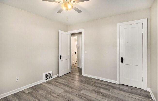 2 beds, 1 bath, $1,399