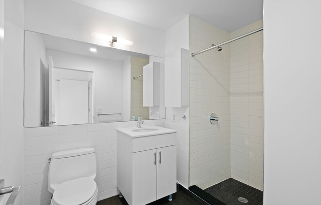 2 beds, 2 baths, $6,100, Unit 528