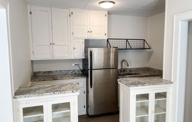 1 bed, 1 bath, 650 sqft, $1,215, Unit 111