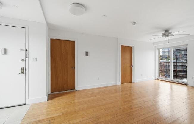 2 beds, 2 baths, $3,700, Unit PHC