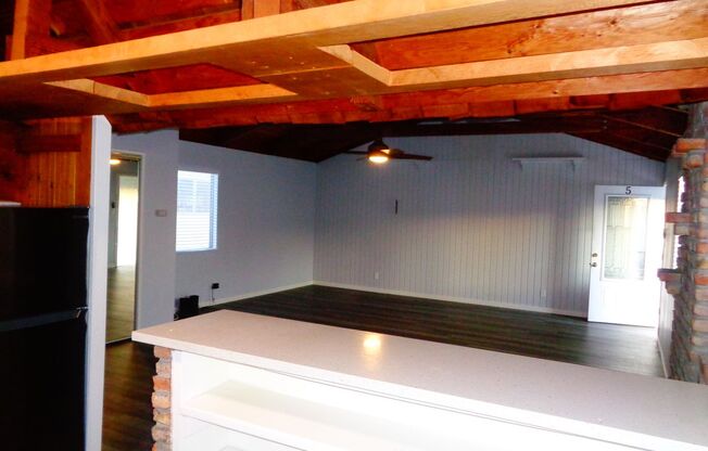 Remodeled Studio Apartment In Long Beach with ALL Utilities Included