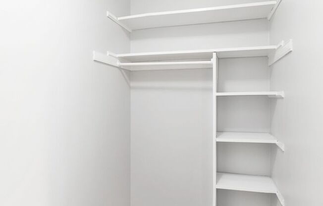 Studio, 1 bath, 336 sqft, $1,550, Unit 304