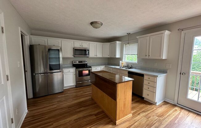 3-bedroom, 3.5-bathroom nestled in Wyndhurst VA.