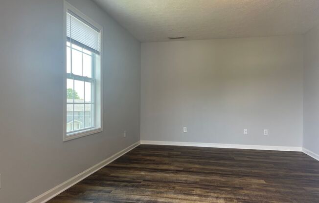1 bed, 1 bath, $750, Unit 355F