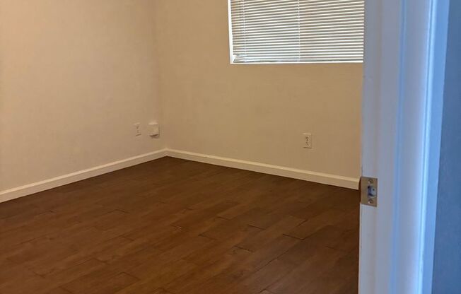 2 beds, 1 bath, $1,500, Unit 3913 Manor Street A