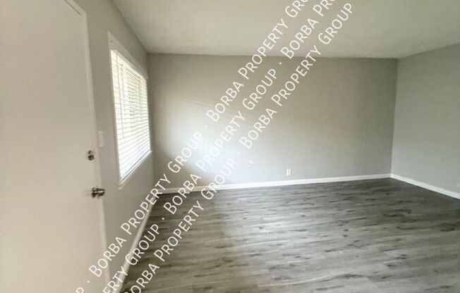 2391 LOCUST AVE